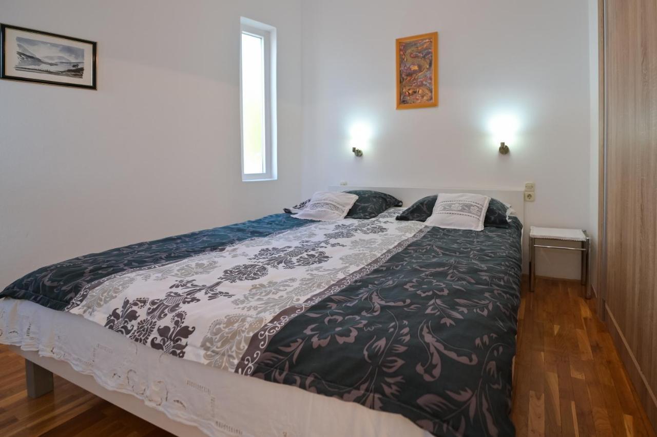 Apartment Center Ana Novalja Buitenkant foto